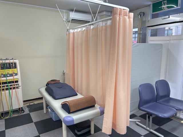 行啓通整骨院・院内２